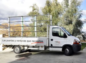 Transporte e instalación de ventanas y puertas de PVC y aluminio en Alcoy
